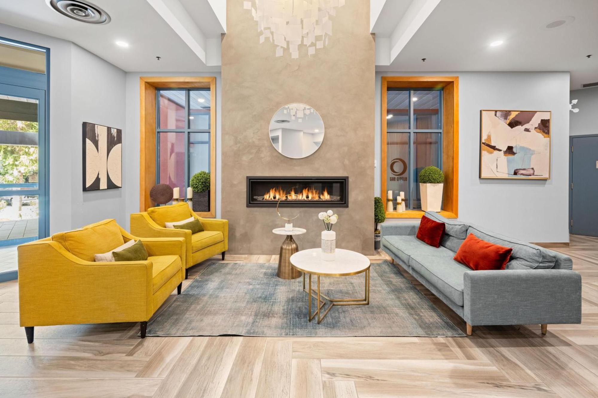 Alpenglow Lodge Sunny Studio With Sitting Area By Mva Whistler Luaran gambar